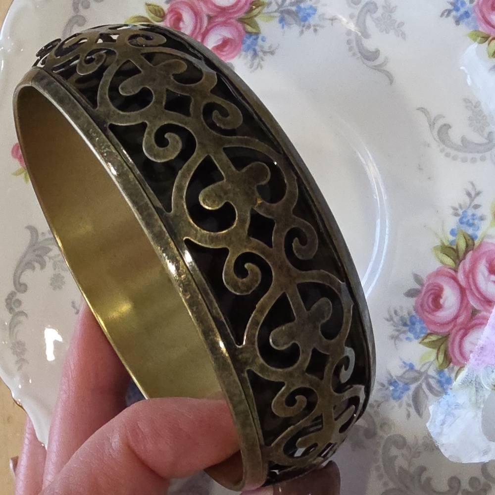 Plunder Gold and Black Filigree Bangle